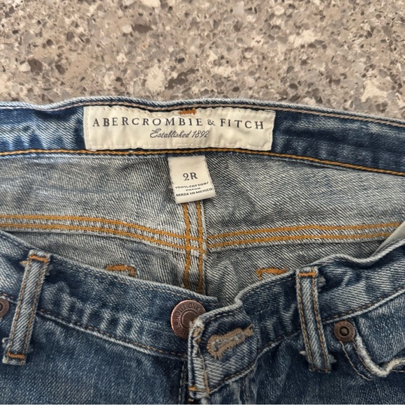 Abercrombie & Fitch Blue Straight Leg Jeans - Size 2R โญ๐ - Picture 3 of 6